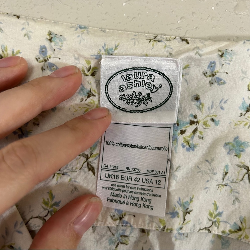 Vintage Laura Ashley White Floral Midi Dress Lightweight Summer Casual Size 12 - Picture 3 of 11